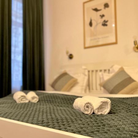 Old Town Jacuzzi Studio 布加勒斯特 外观 照片