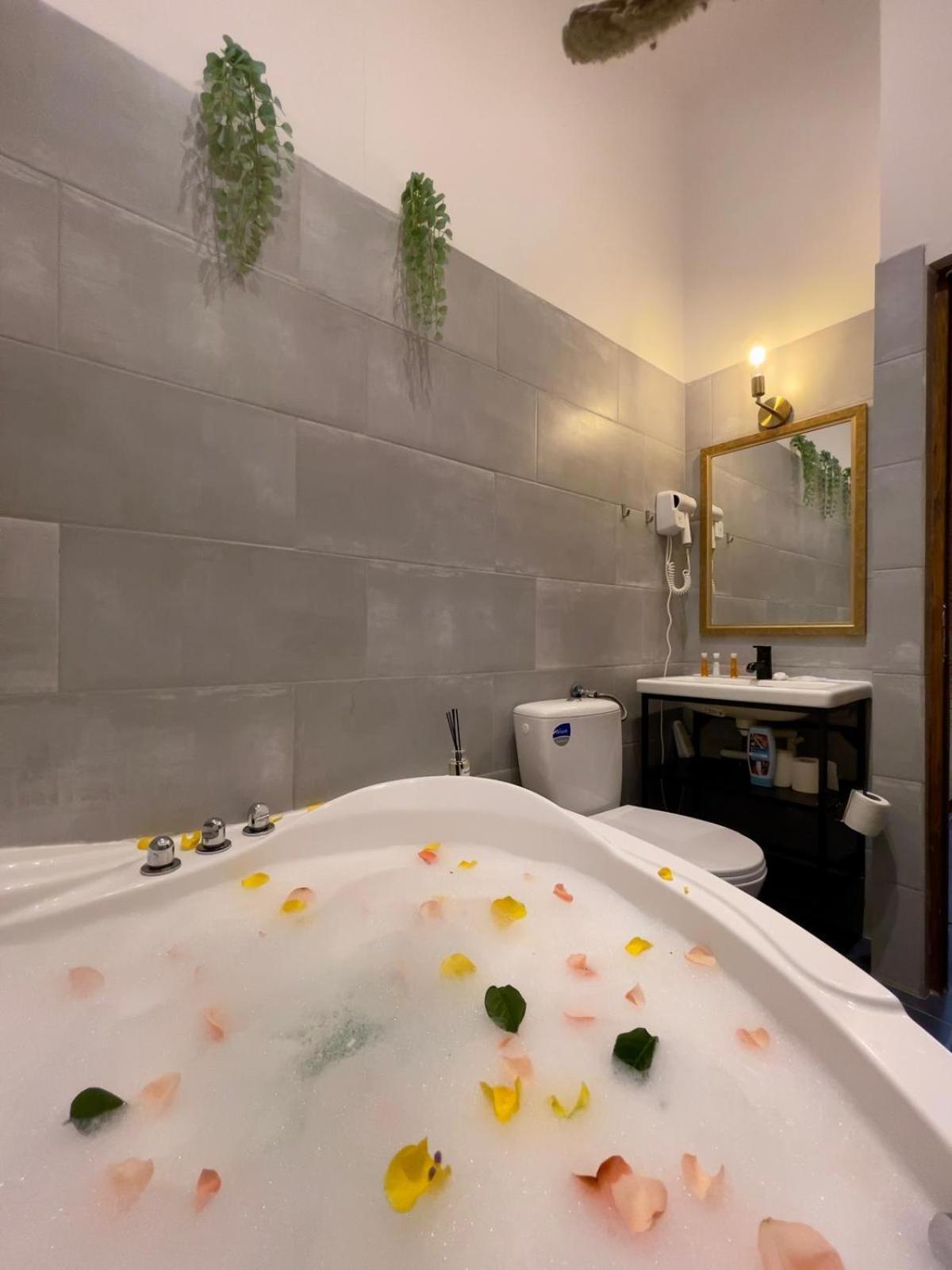 Old Town Jacuzzi Studio 布加勒斯特 外观 照片